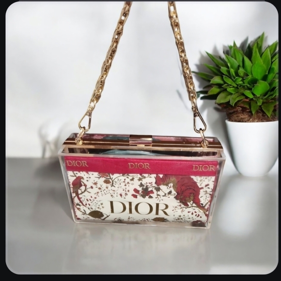 Dior Lion acrylic bag - Picture 11 of 12